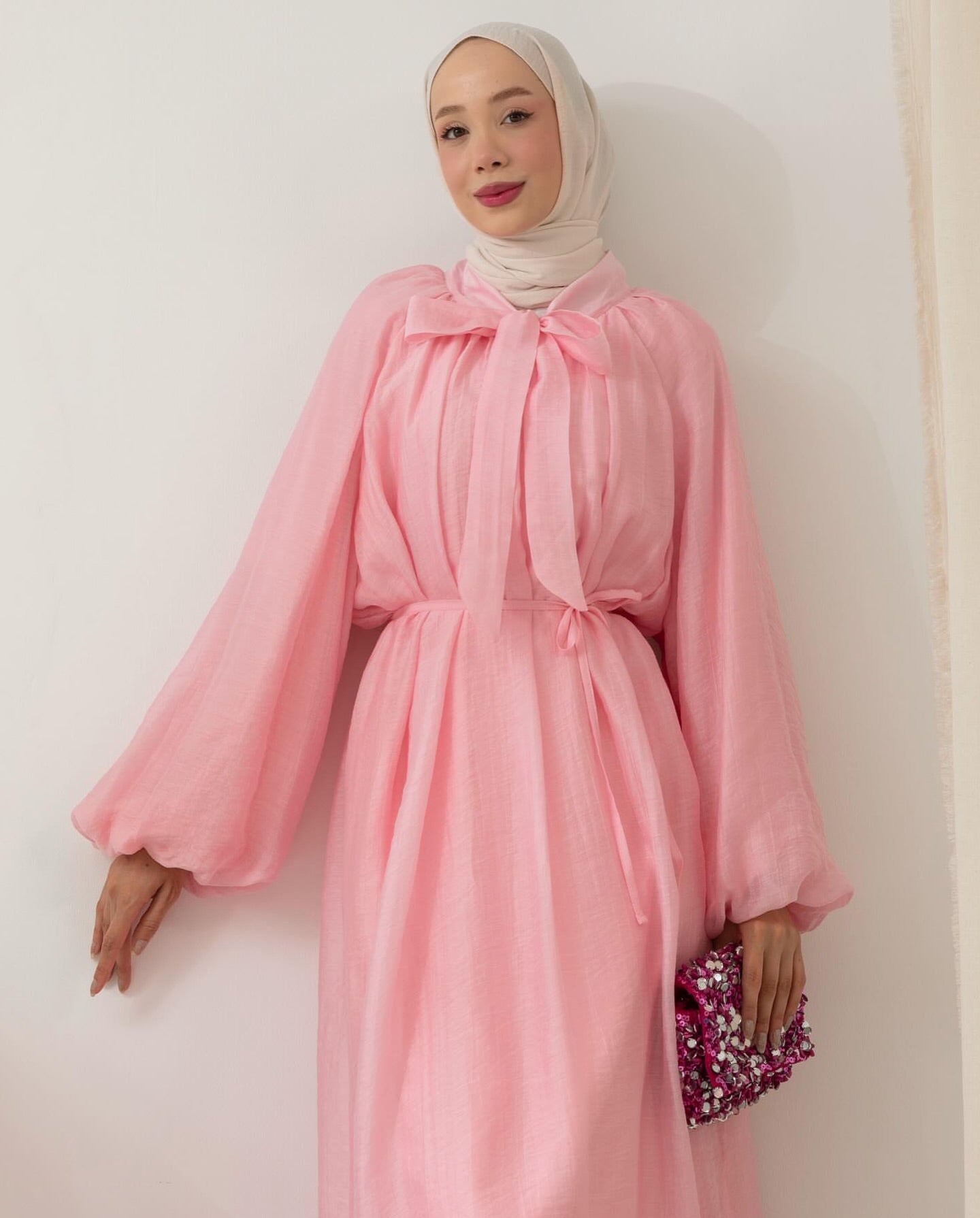 Robe Fluide Noué avec Coupe Longue